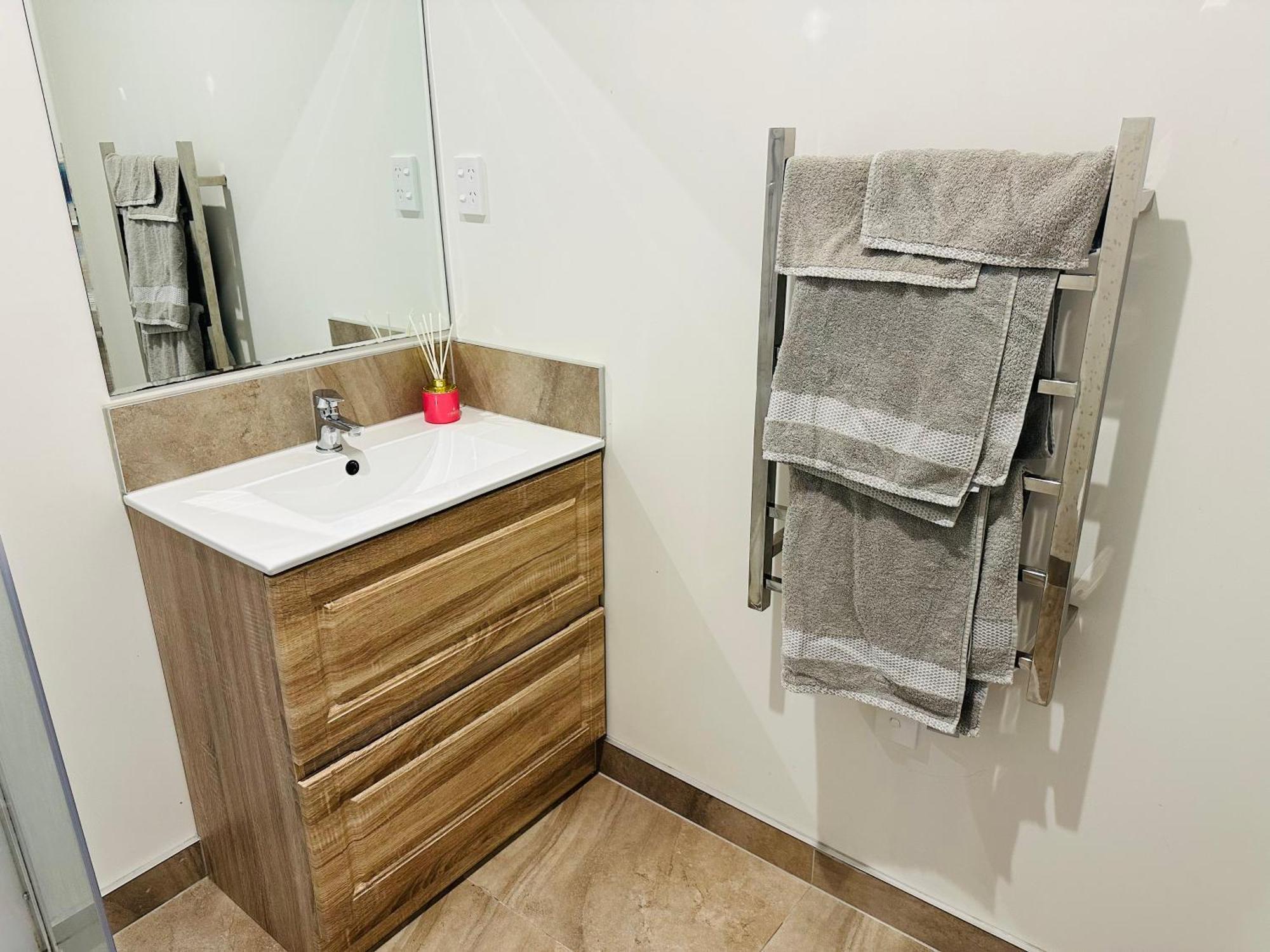 Otahuhu Town Centre Brand New Apartment 8B Auckland Eksteriør billede